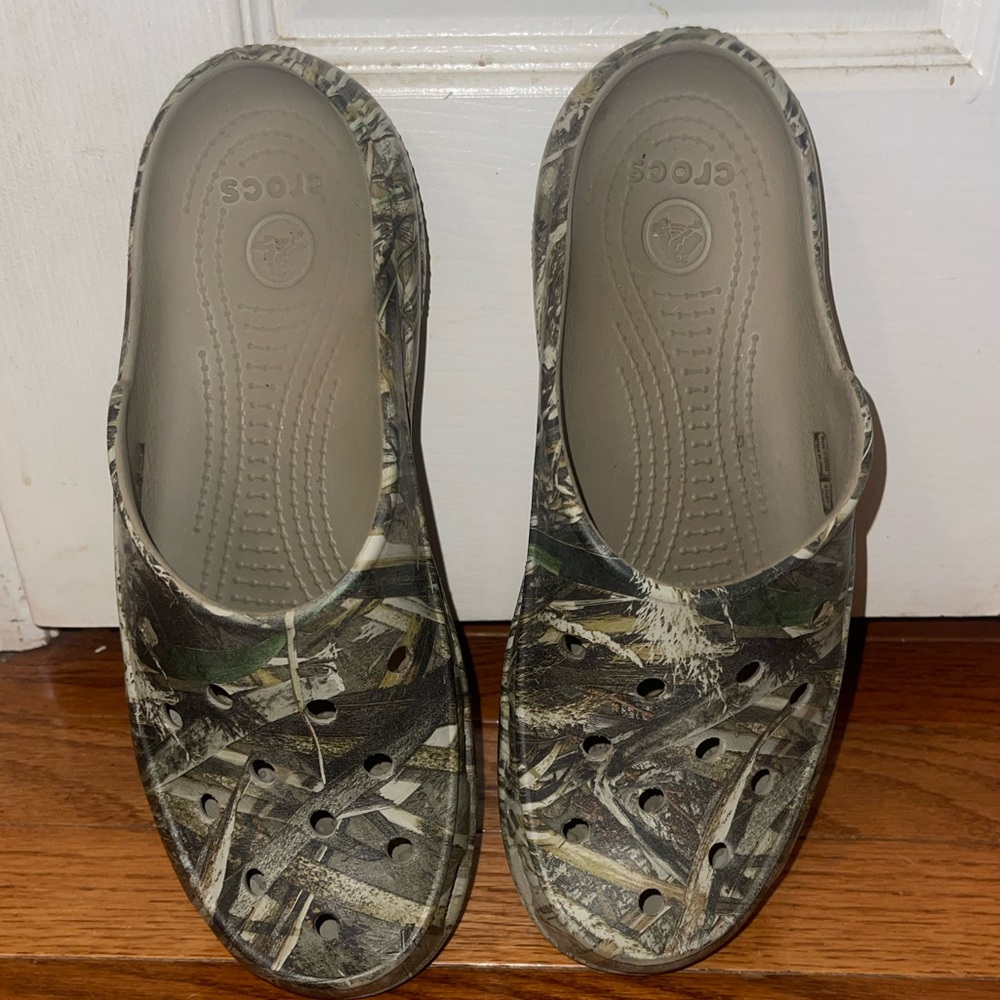 Camo Strapless Croc size 9 Women’s